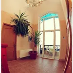 فندق Katran