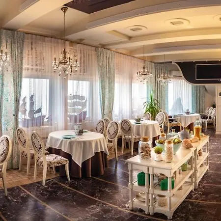 Katran Hotel *